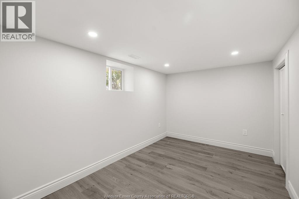 1129 JANETTE AVENUE - 18