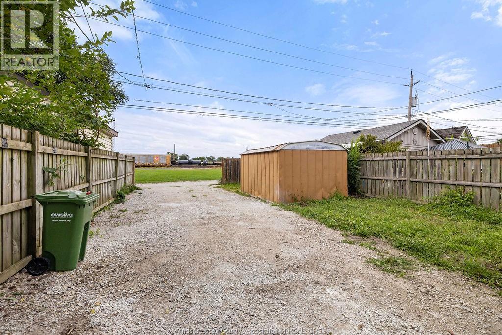 1129 JANETTE AVENUE - Image 24