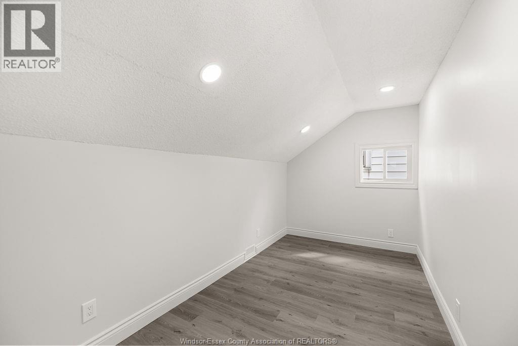1129 JANETTE AVENUE - 16