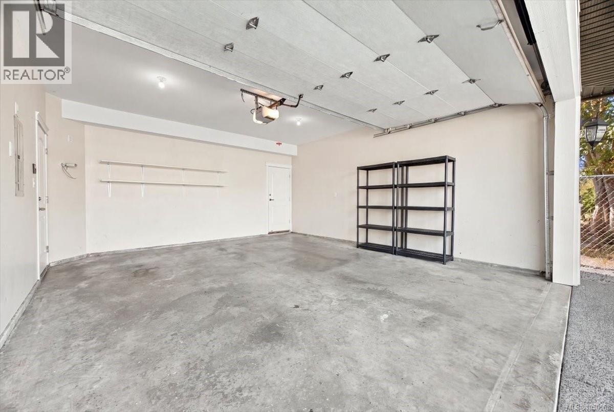 #11 3205 Gibbins Rd - 61