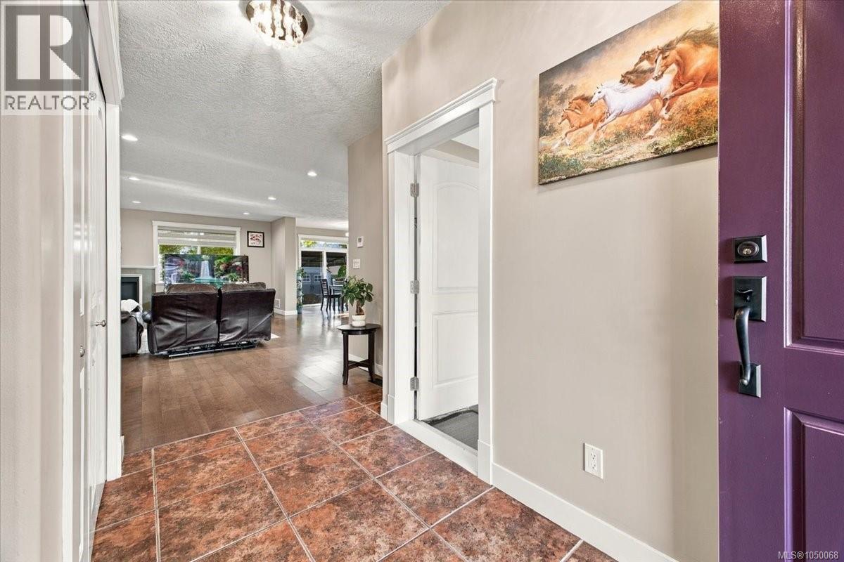#11 3205 Gibbins Rd - 8