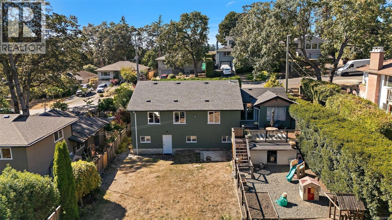3615 Doncaster Dr - 35