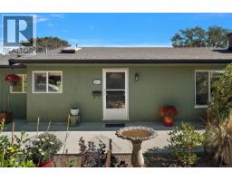 3615 Doncaster Dr, Saanich, BC V8P3W5 Photo 26