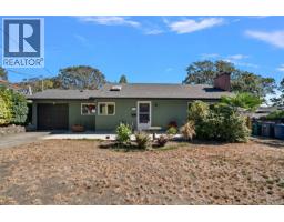 3615 Doncaster Dr, Saanich, BC V8P3W5 Photo 28