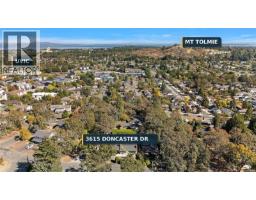 3615 Doncaster Dr, Saanich, BC V8P3W5 Photo 40