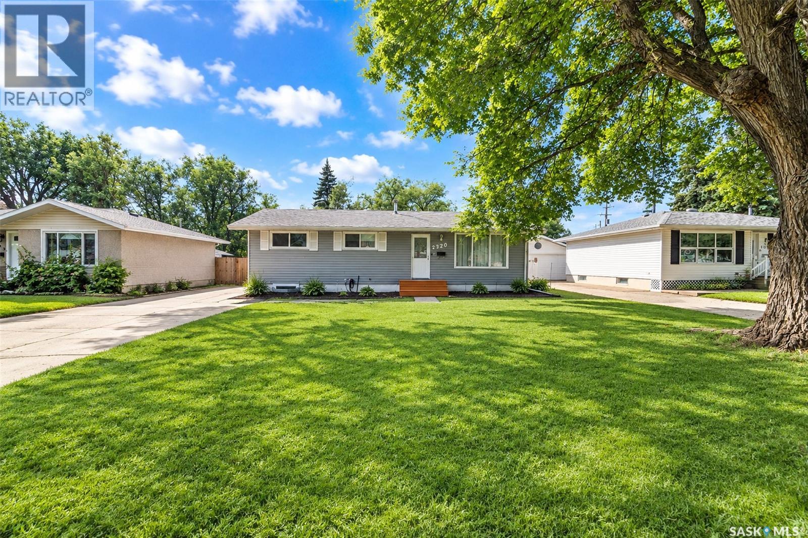 2320 Preston AVENUE S - 1