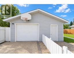 4pc Bathroom - 2320 Preston Avenue S, Saskatoon, SK S7J2E9 Photo 11