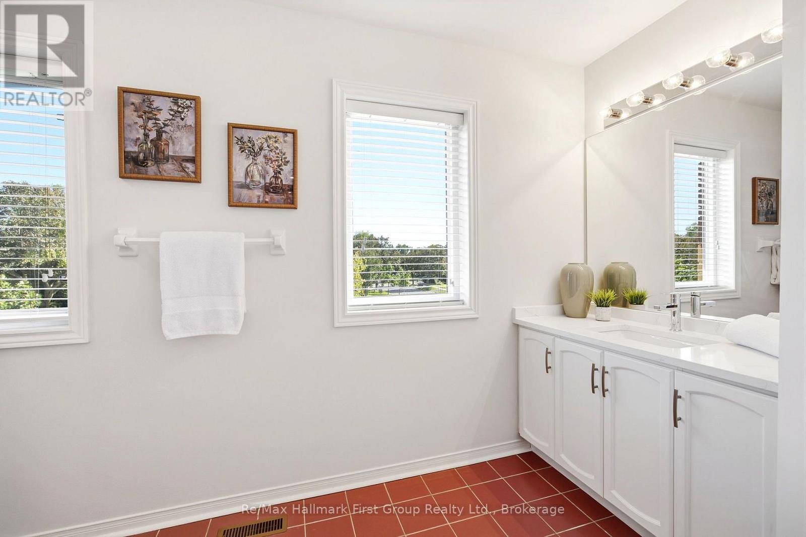 41 BANCROFT CRESCENT - 41