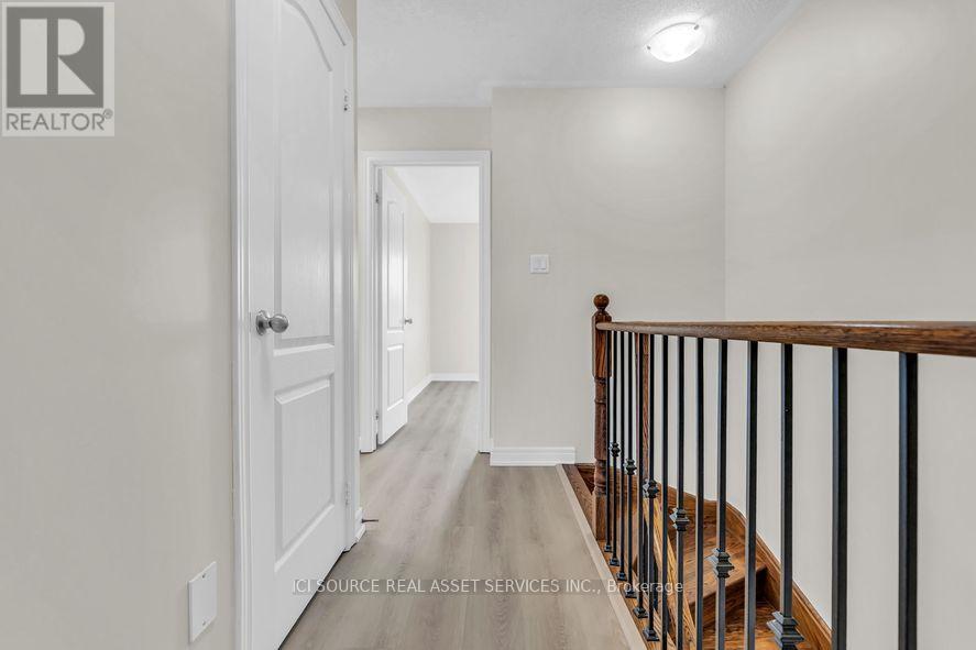 #4 3215 THOMAS STREET - 24