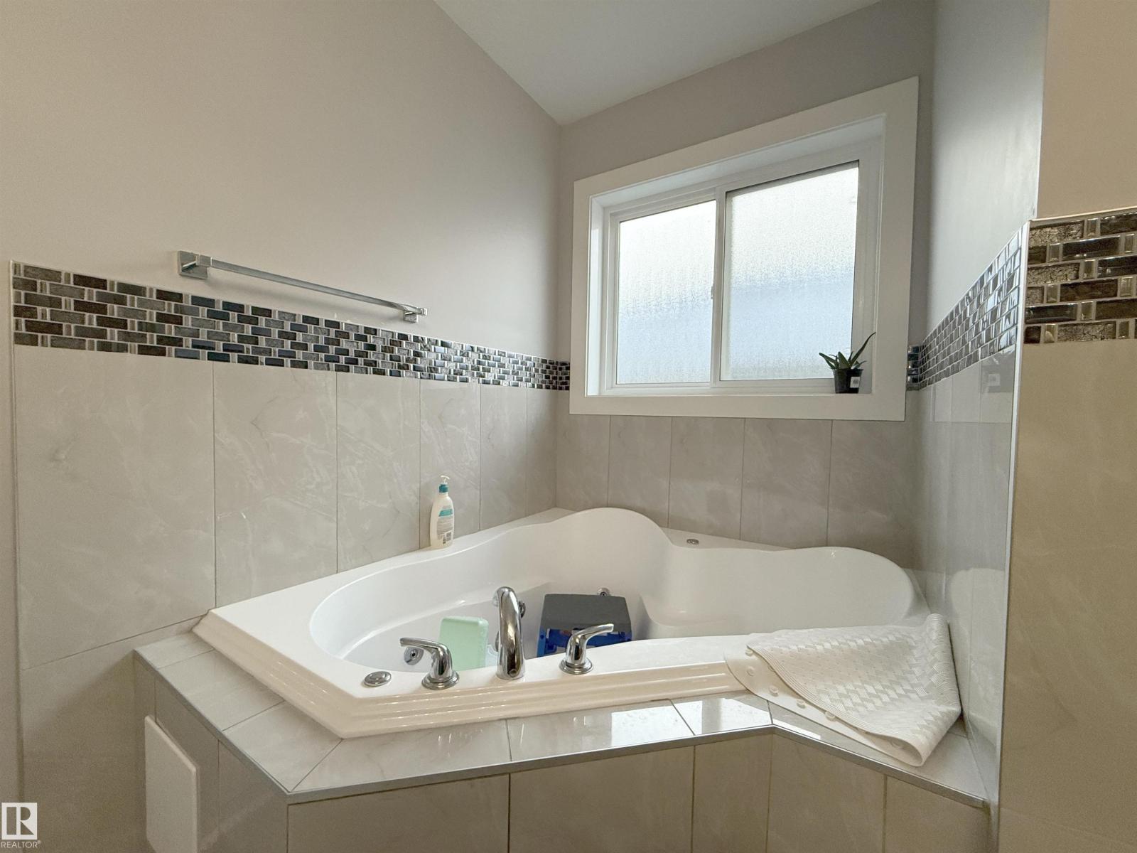 3107 13 AV NW - 42