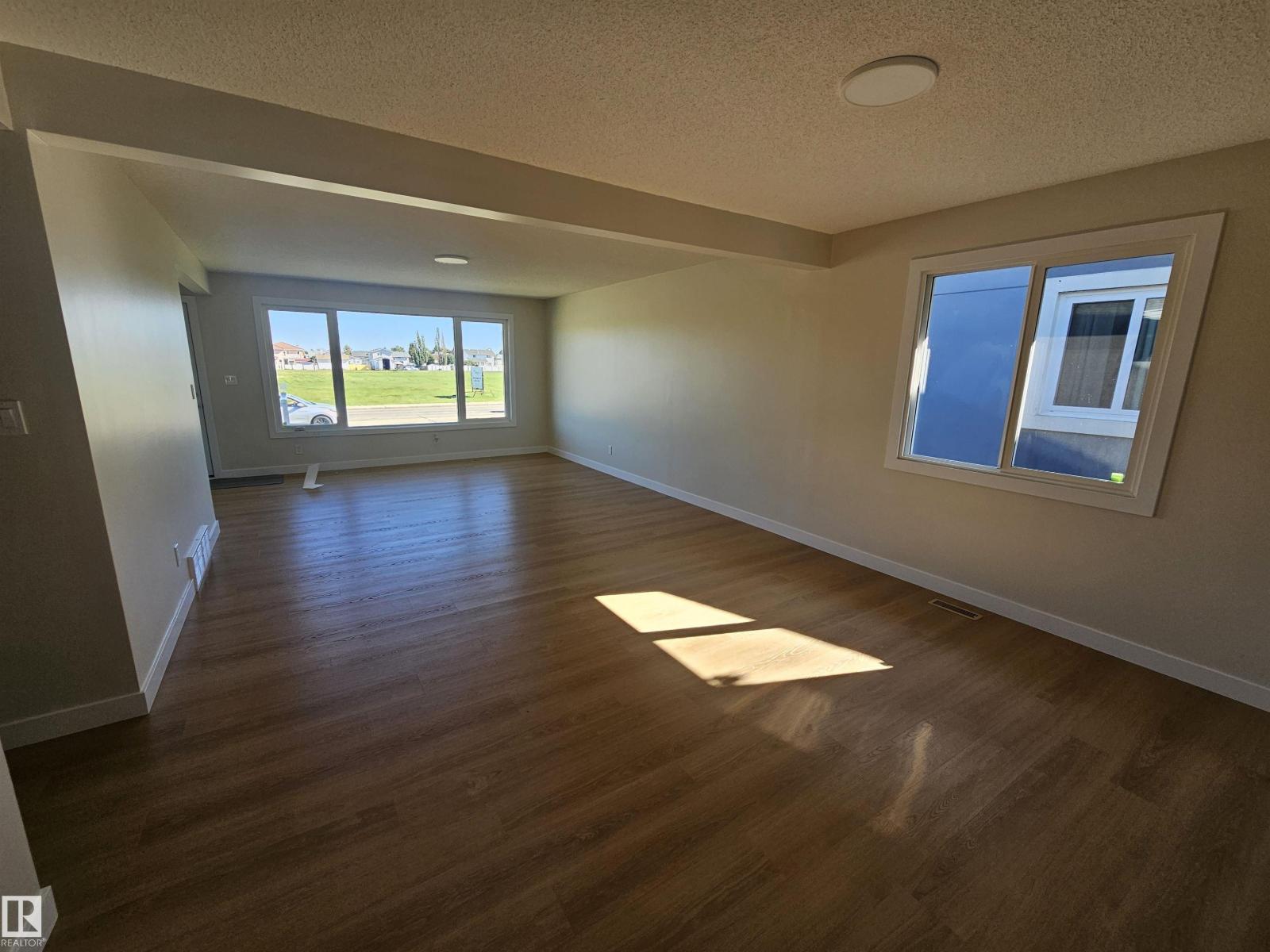 12344 50 ST NW - Image 3