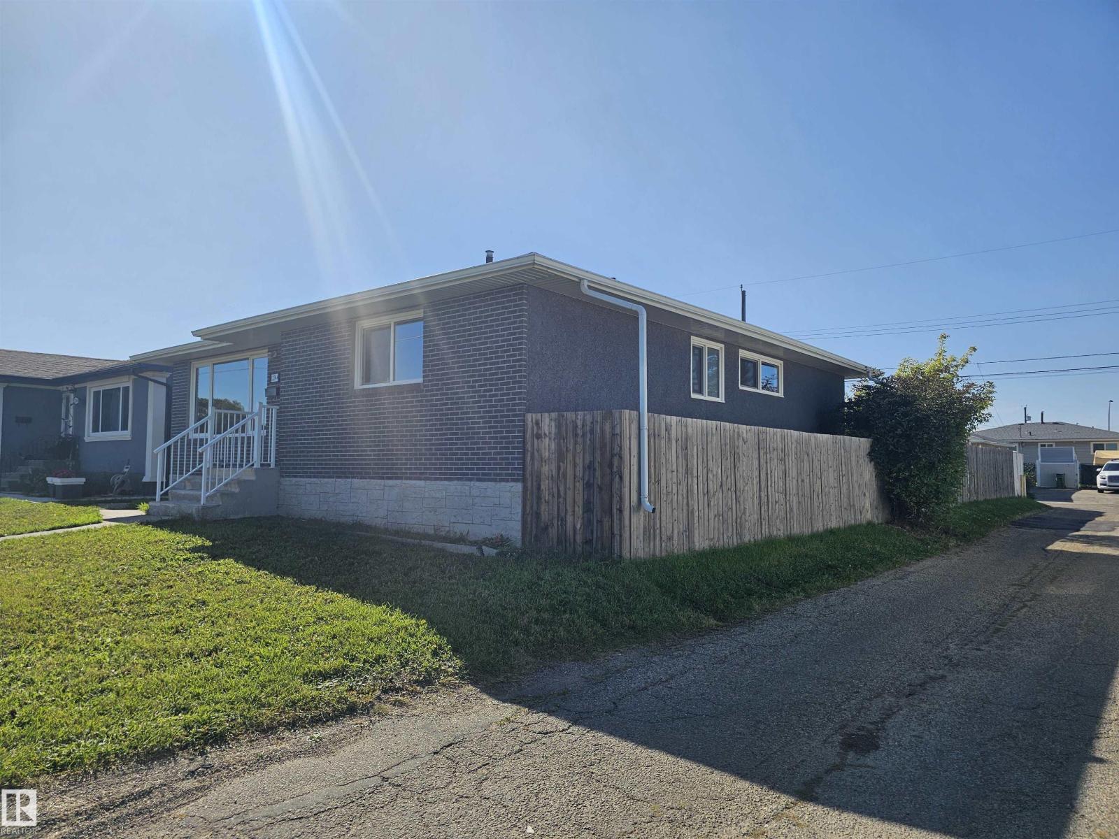 12344 50 ST NW - 33