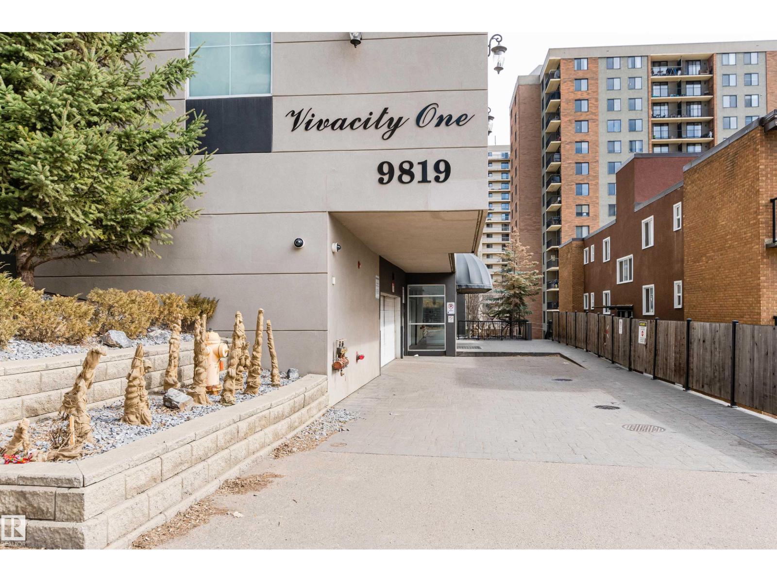 #1302 9819 104 ST NW - 1