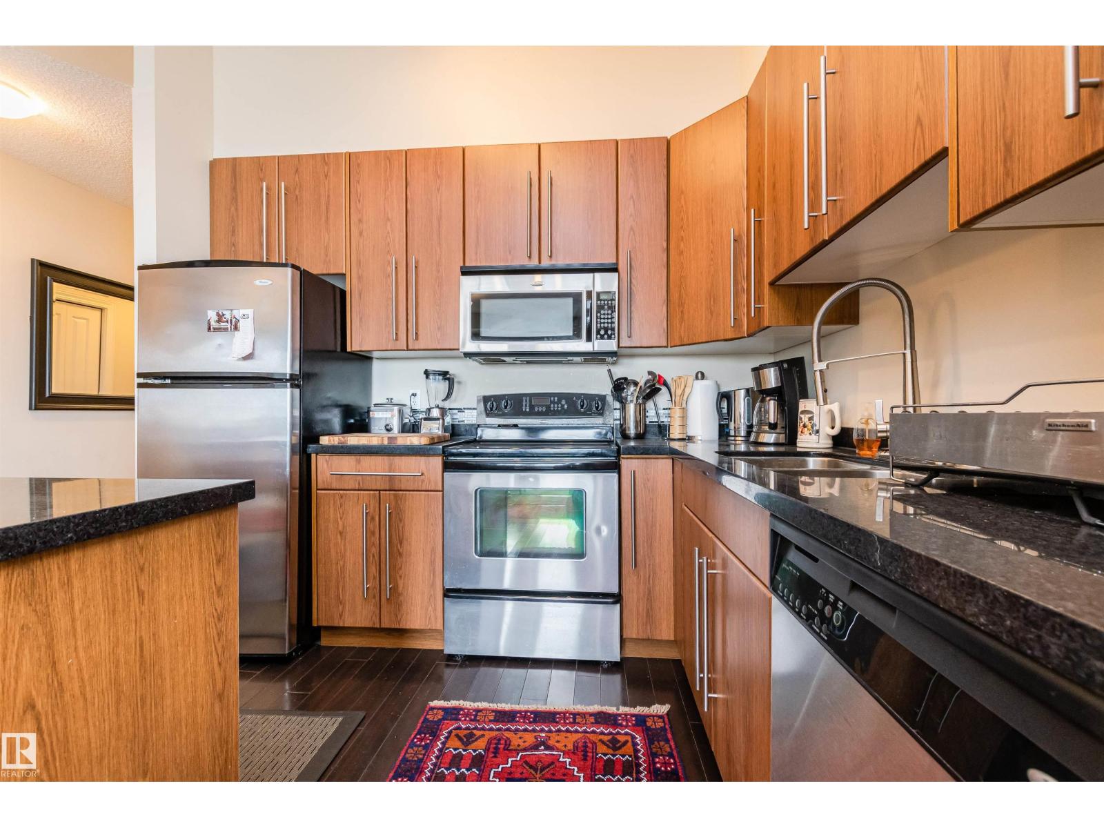 #1302 9819 104 ST NW - 18