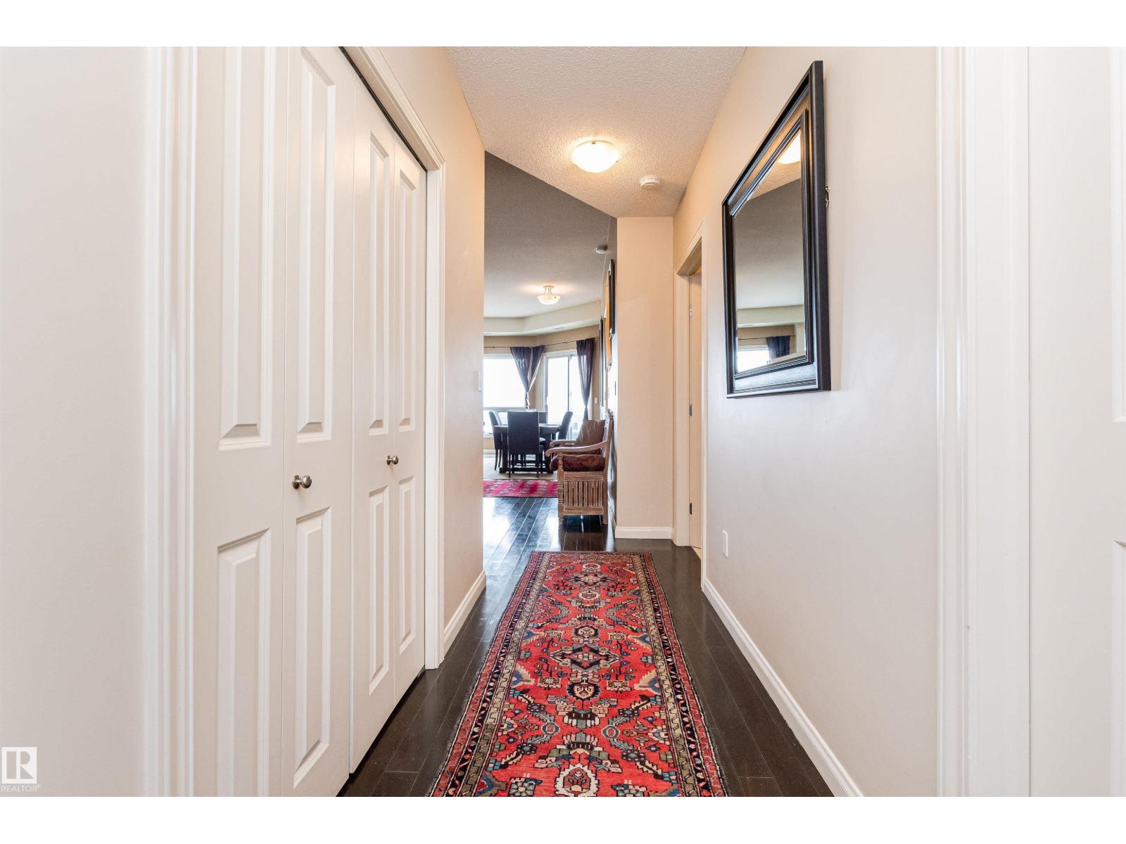 #1302 9819 104 ST NW - 4