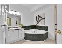 99 Robson Court, Ottawa, ON K2K2W1 Photo 18