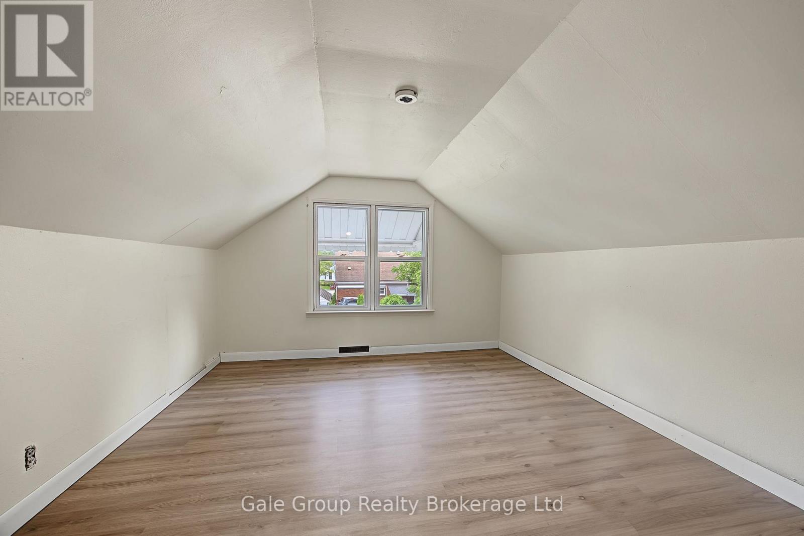 36 EAST PARK DRIVE - 18
