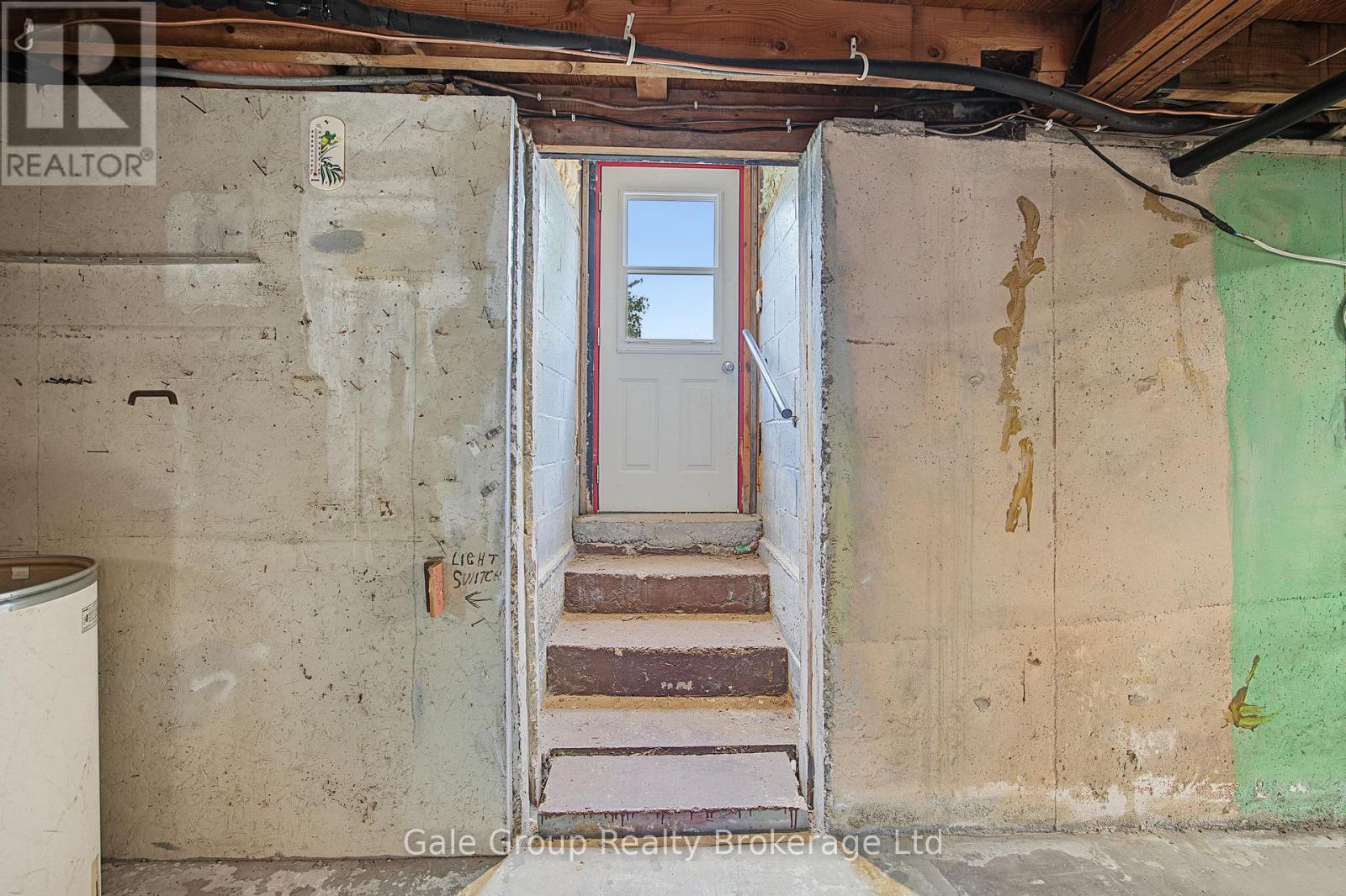 36 EAST PARK DRIVE - 23