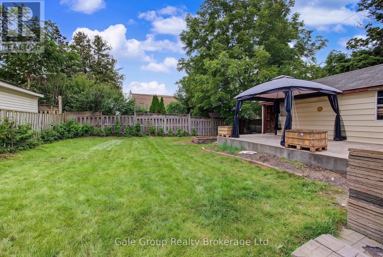 36 EAST PARK DRIVE - 24