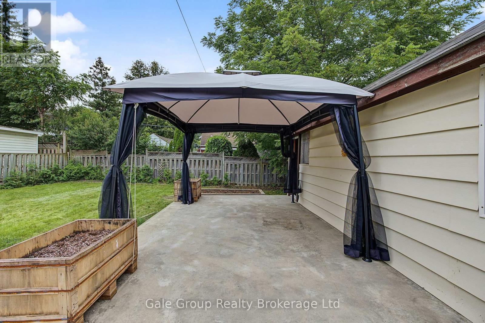 36 EAST PARK DRIVE - 25