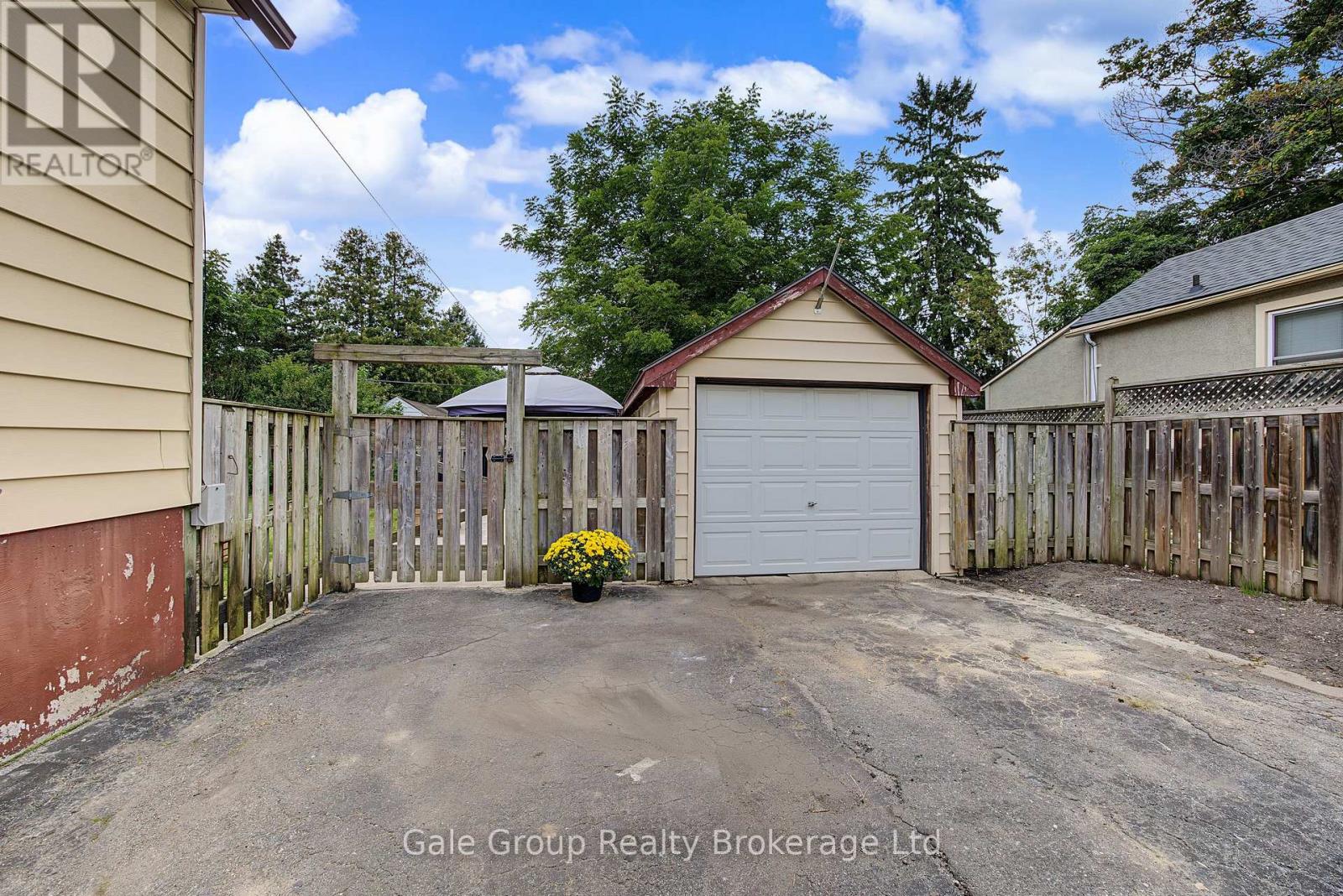36 EAST PARK DRIVE - 4
