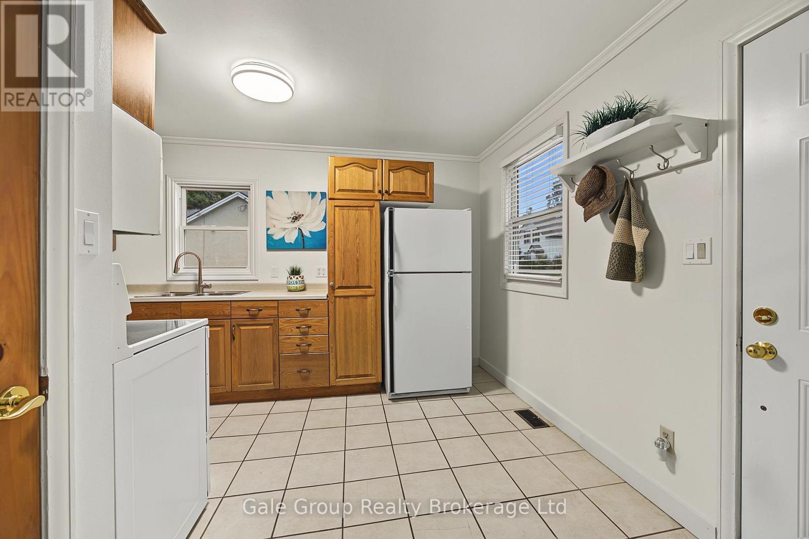 36 EAST PARK DRIVE - 7