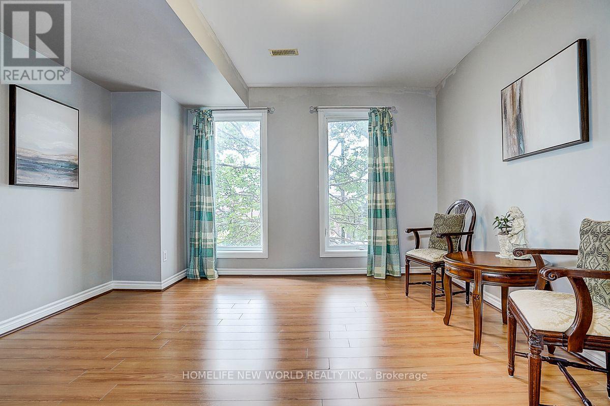 82 DAVID DUNLAP CIRCLE - Image 32