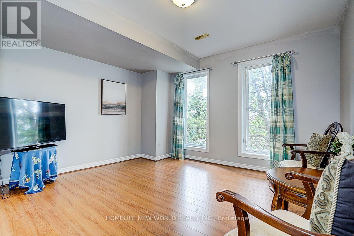 82 DAVID DUNLAP CIRCLE - Image 33