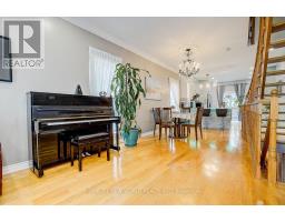 82 David Dunlap Circle, Toronto, ON M3C4C1 Photo 13