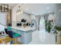 82 David Dunlap Circle, Toronto, ON M3C4C1 Photo 18