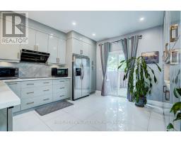 82 David Dunlap Circle, Toronto, ON M3C4C1 Photo 19