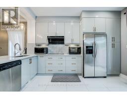 82 David Dunlap Circle, Toronto, ON M3C4C1 Photo 20