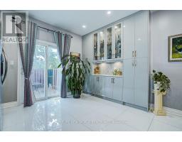 82 David Dunlap Circle, Toronto, ON M3C4C1 Photo 22