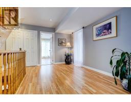 82 David Dunlap Circle, Toronto, ON M3C4C1 Photo 25