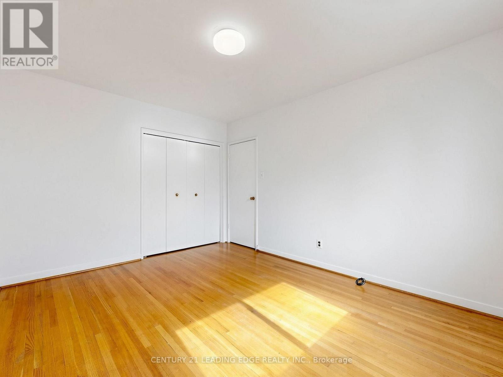 219 LYNEDOCK CRESCENT - 27