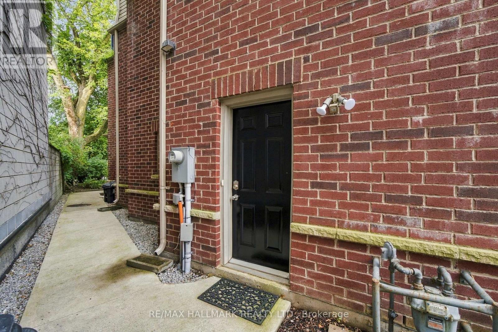 549 SHUTER STREET - 29