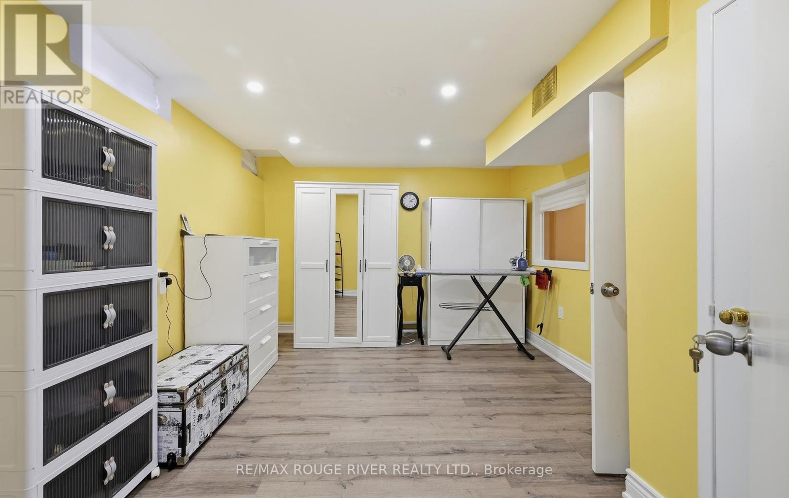 33 RANGELEY DRIVE - 32