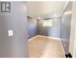 130 Bayview Road thumbnail 32