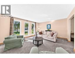 4pc Bathroom - 12 Cantrell Bay Sw, Calgary, AB T2W2C2 Photo 11