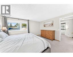 12 Cantrell Bay Sw, Calgary, AB T2W2C2 Photo 21