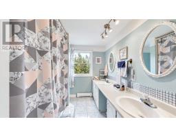 919-927 Marine Drive thumbnail 22
