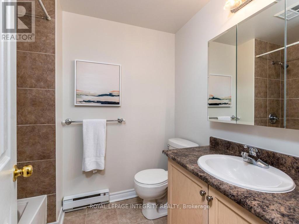 2 Bed, 2 Bath House for Sale in Ottawa – 136 DARLINGTON PRIVATE, Ottawa – MLS# X13800806 - Image 26