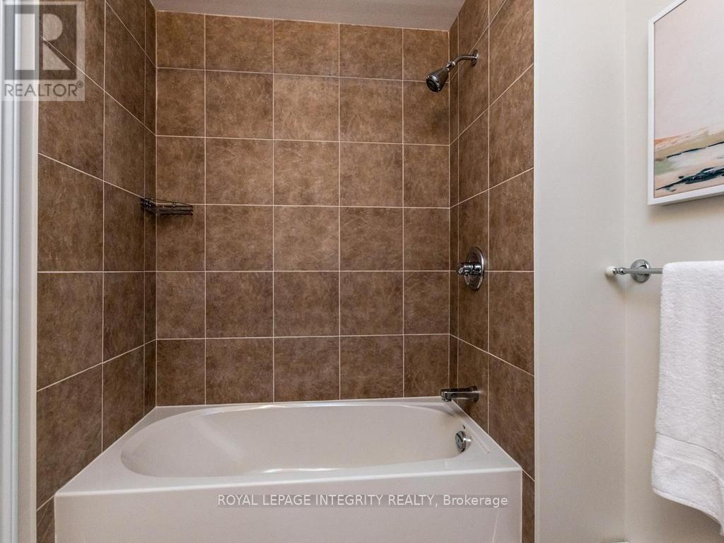 2 Bed, 2 Bath House for Sale in Ottawa – 136 DARLINGTON PRIVATE, Ottawa – MLS# X13800806 - Image 27