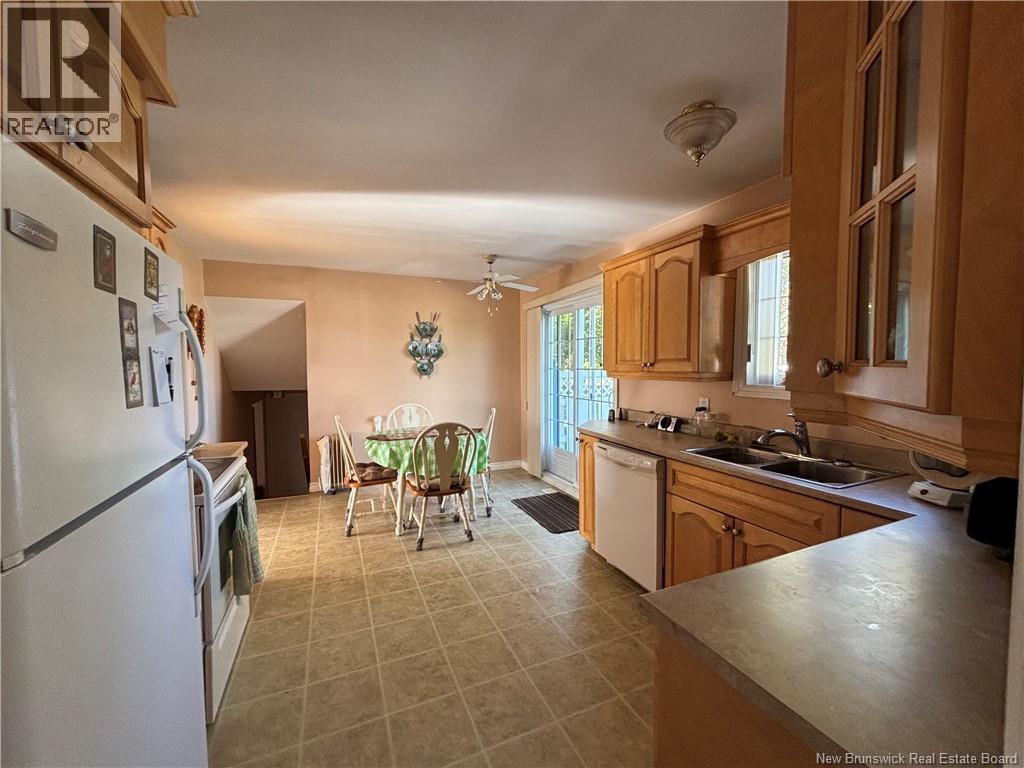 28 Carr St - 13