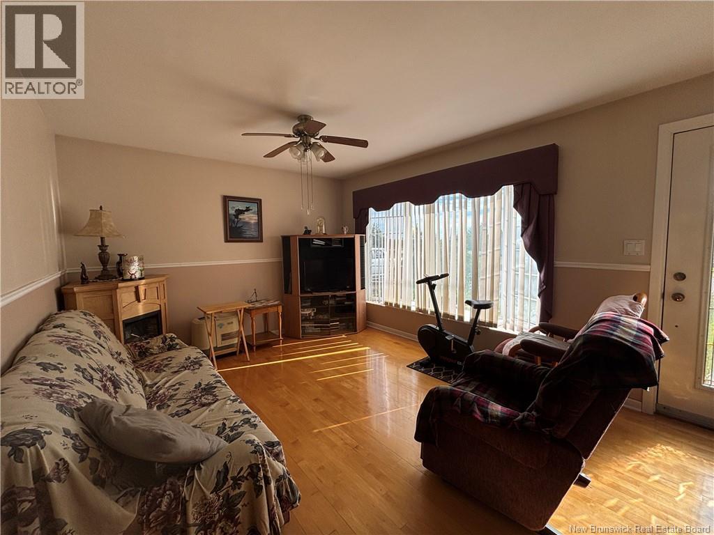 28 Carr St - 17