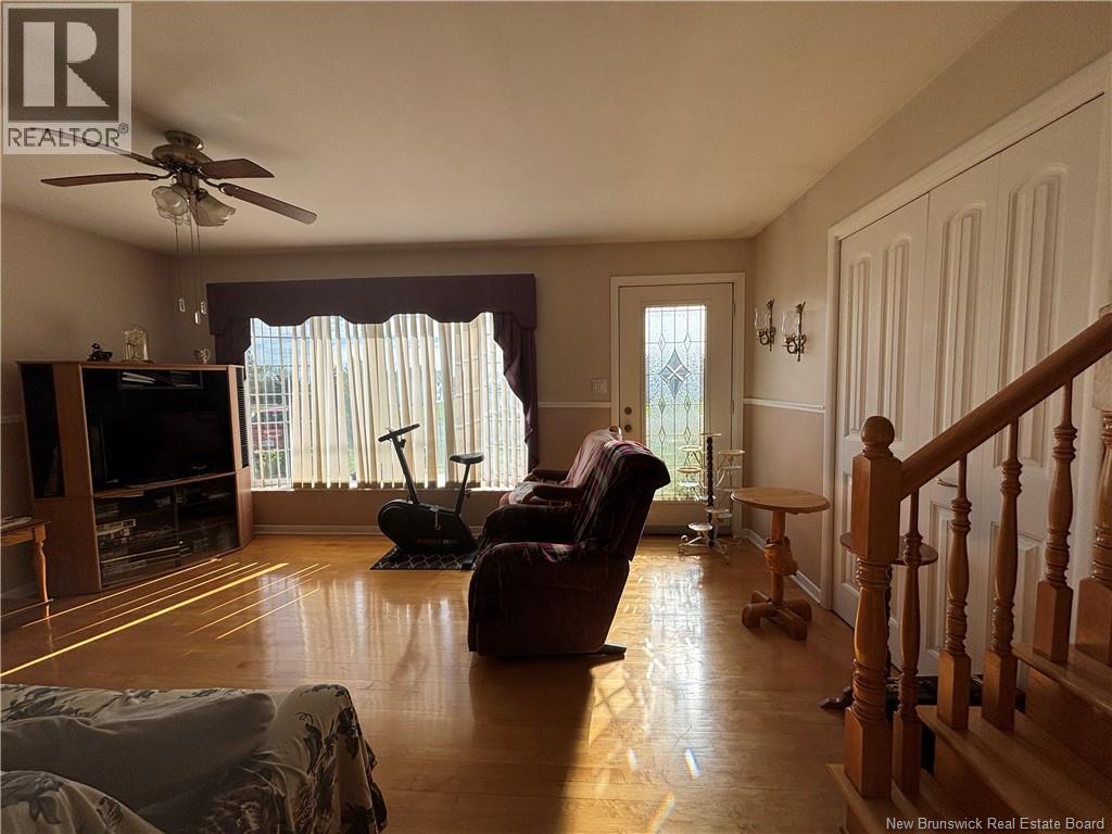 28 Carr St - 18