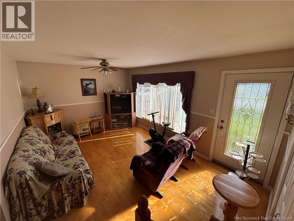 28 Carr St - 19