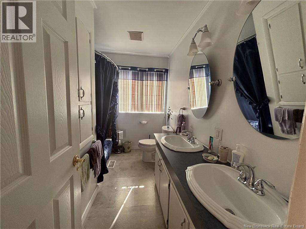 28 Carr St - 22