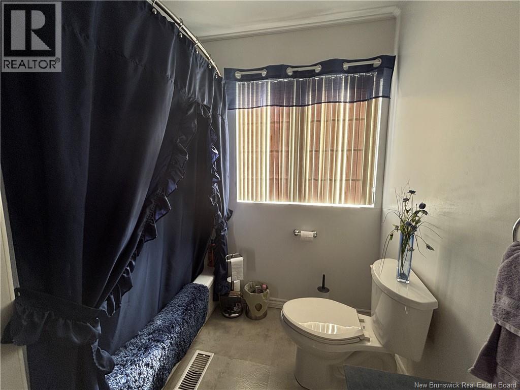 28 Carr St - 23