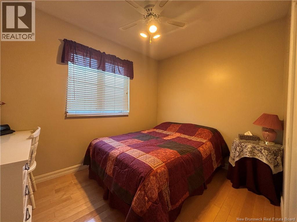 28 Carr St - 25
